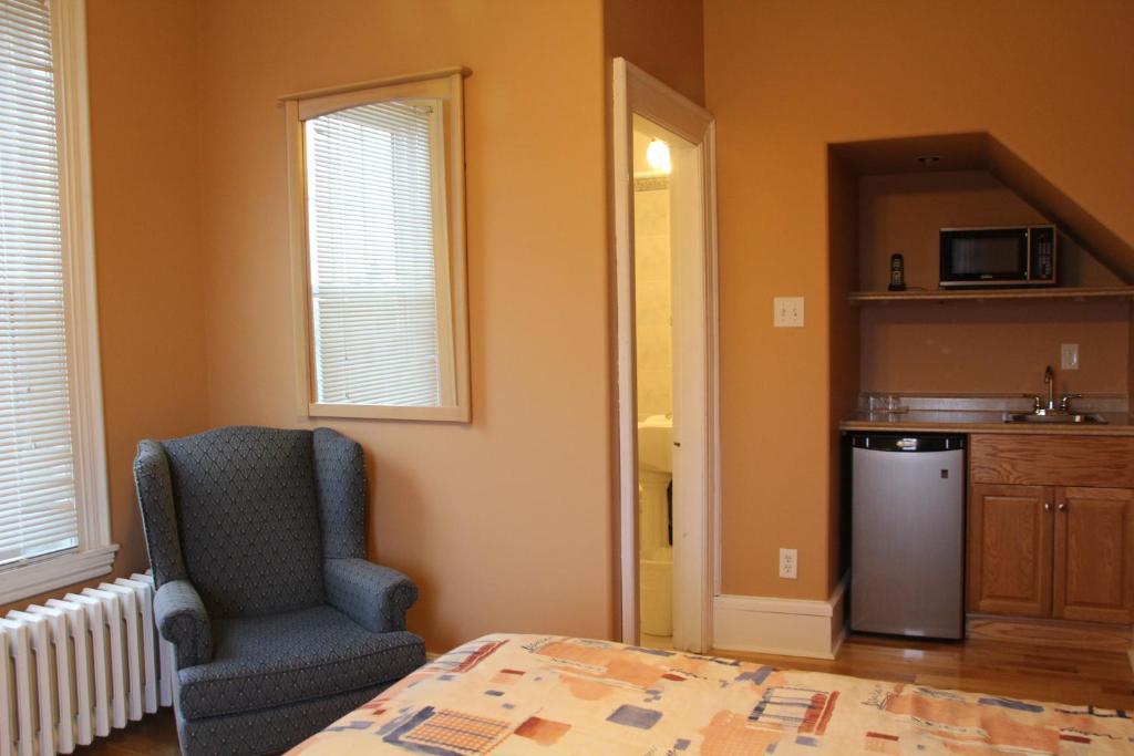 Dolan'S Inn & Suites 픽토우 객실 사진