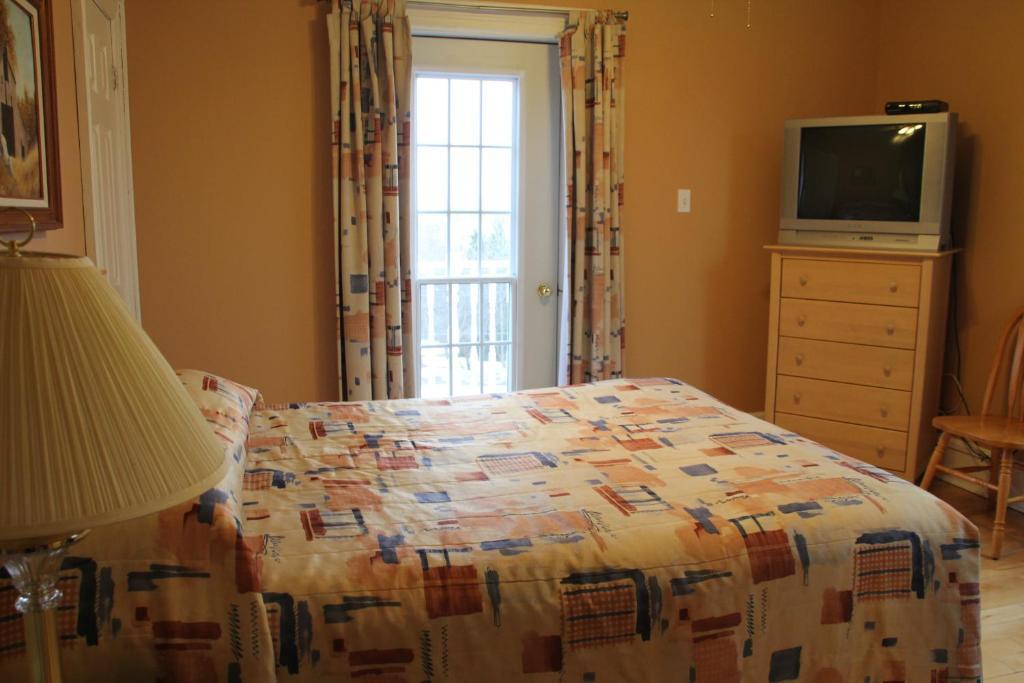 Dolan'S Inn & Suites 픽토우 객실 사진